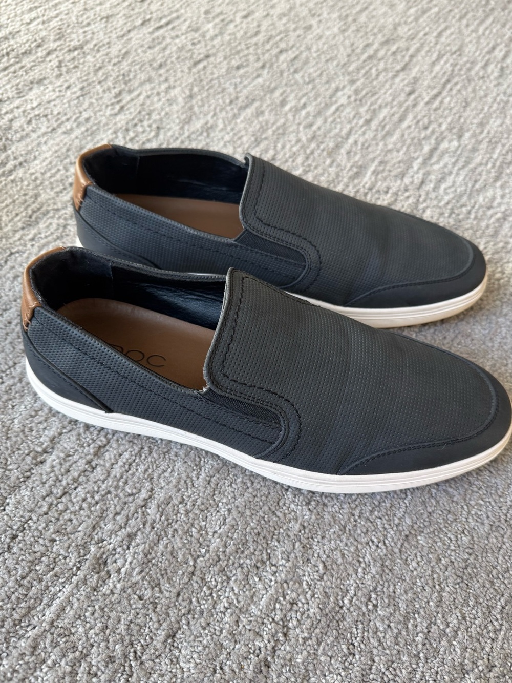 Men's Gray Slip-On Casual Loafers with White Sole - Picture 2 of 7